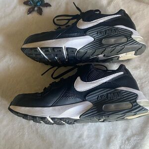 Women’s Nike Air Max EUC Size 7